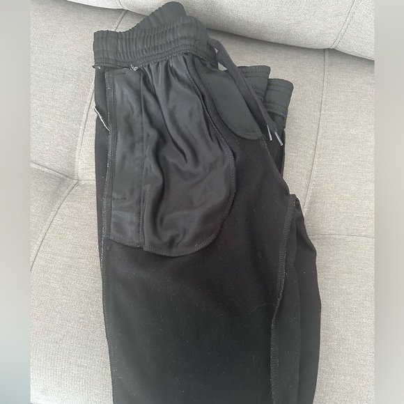 PUMA Men’s Jogger Pant.  Size S - Picture 4 of 6